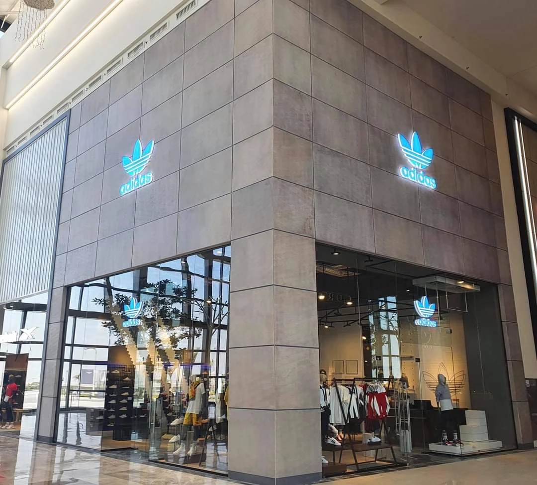 ADIDAS - MOA